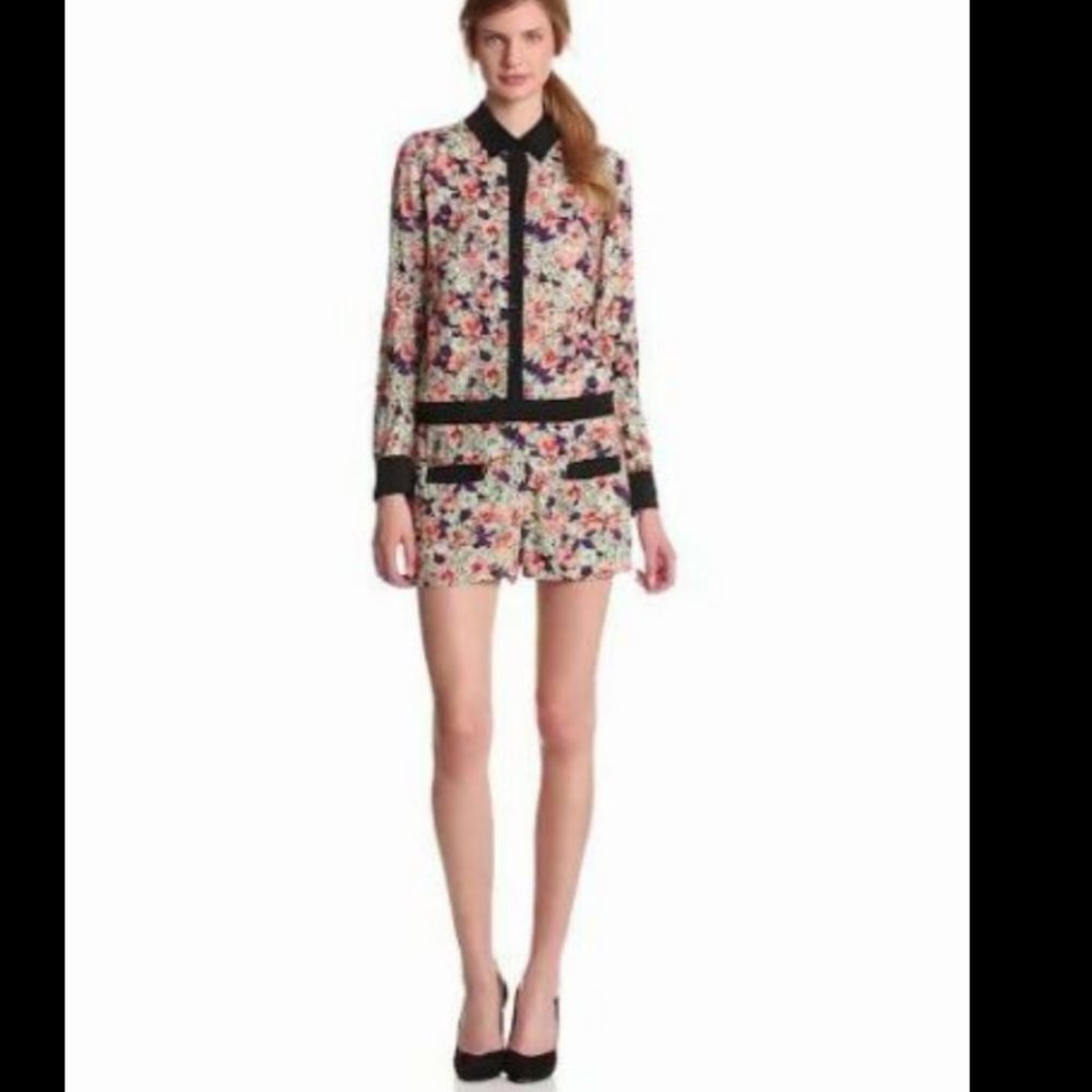 BCBGeneration Size 6 Floral Print Romper Shorts Back Cutout